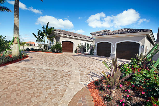 Best Driveway Paving Contractor  in Rio Bravo, TX